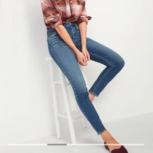 Old Navy High Rise Rockstar Super Skinny Jeans